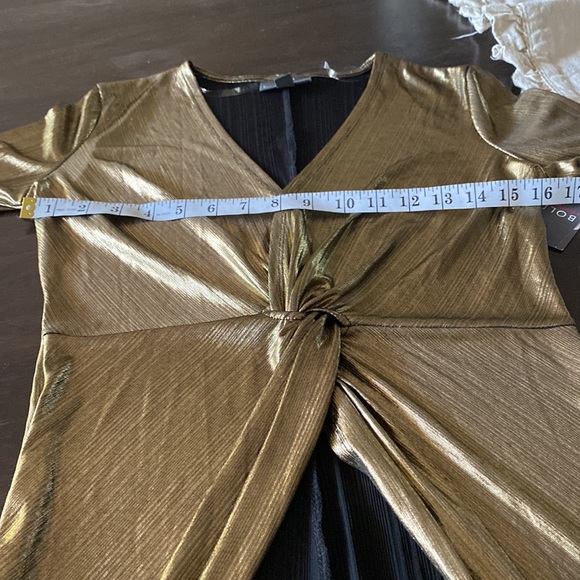 BOLD elements metallic gold dress. - Picture 8 of 17